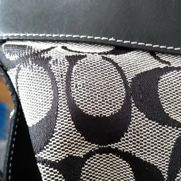 Authentic Coach Shoulder Bag - Picture 7 of 13